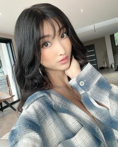 Emiri Momota Age: Uncover Her True Age Now!