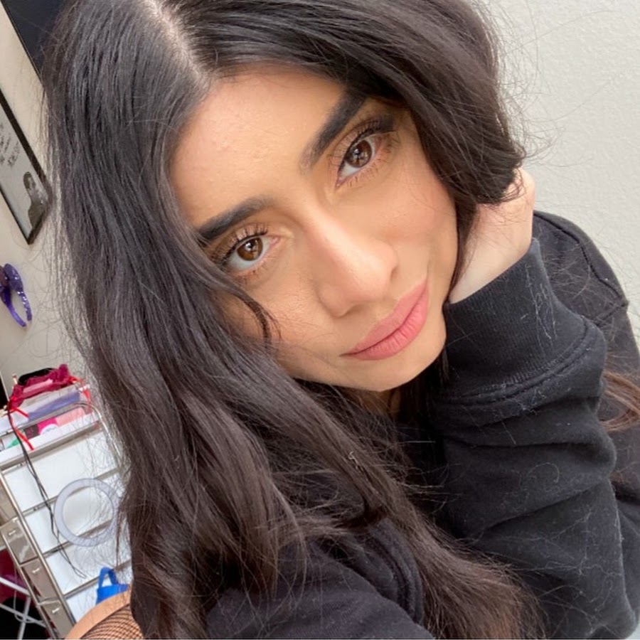 Violet Meyers Full Biography & Interesting Facts